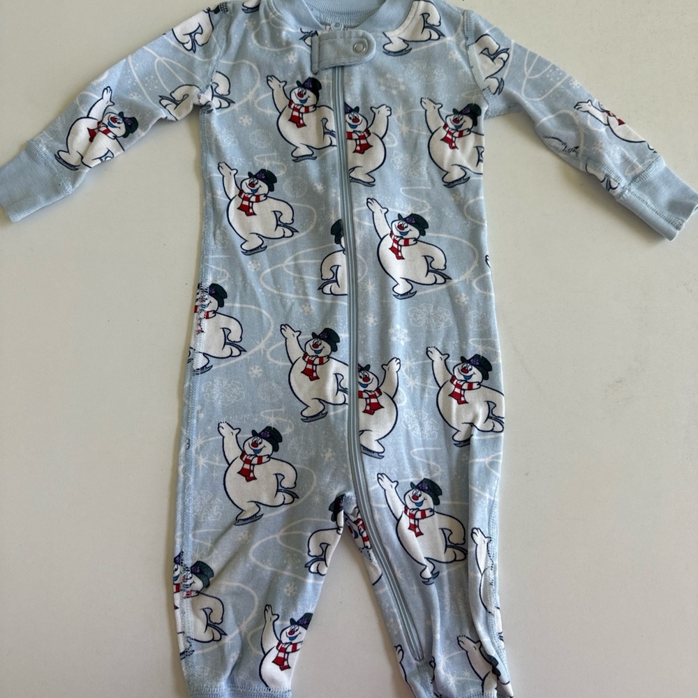 EUC Hanna Andersson FROSTY THE SNOWMAN ORGANIC ONE PIECE PAJAMAS 6-12 Months